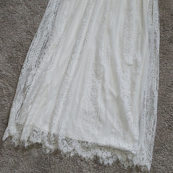 White dress - Picture 6 of 8